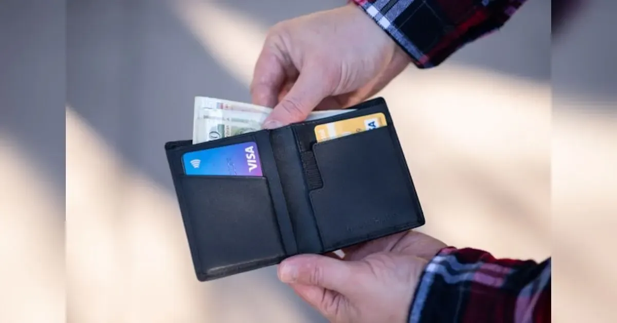 Cash Is The King: The Advantages Of Physical Currency In A Digital Age