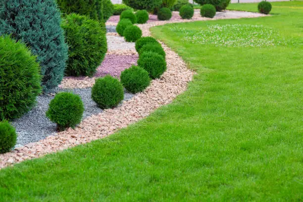 Breathtaking Pebble Landscapes: How to transform your yard into a perfect oasis  