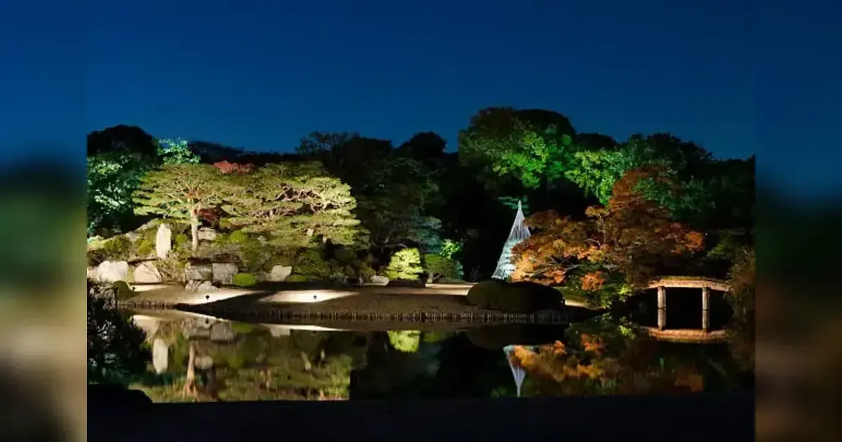Featured image for Tips For Designing Moon Gardens That Shine At Night.
